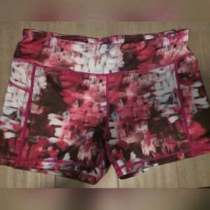 Stylish Pink Patterned Women's Shorts With Pockets